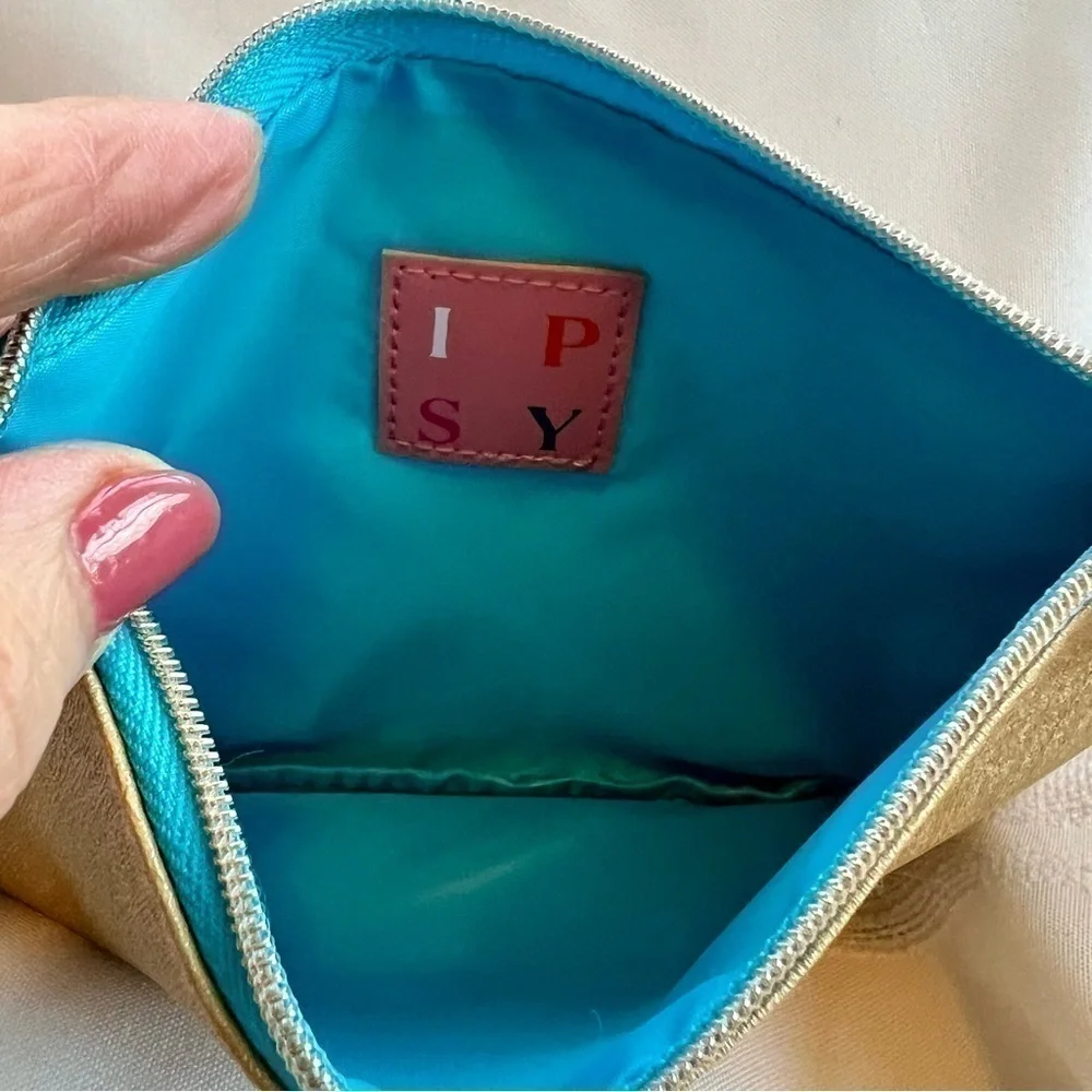 ipsy Glam Bag STAY GOLDEN Gold EUC Like New💄3/$12💄5/$15‎